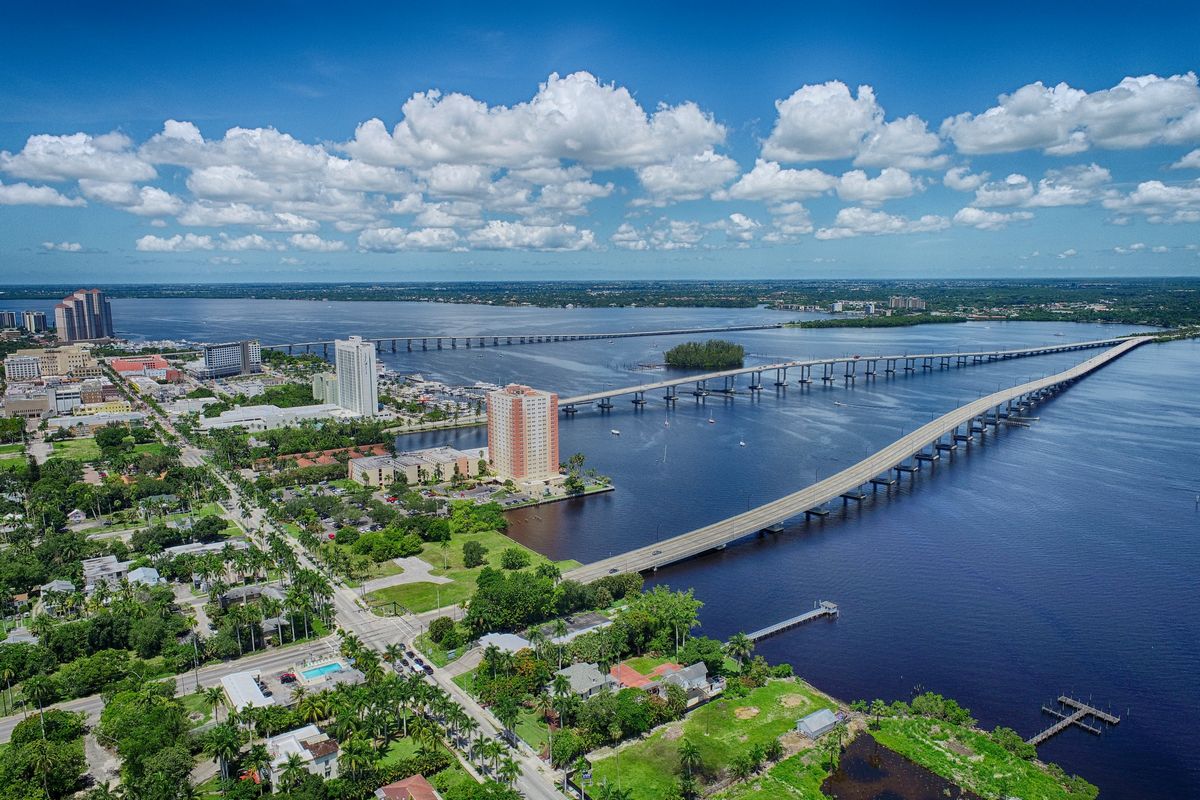 You are currently viewing 7 Things to Look for in a Fort Myers Drone Photography Company
